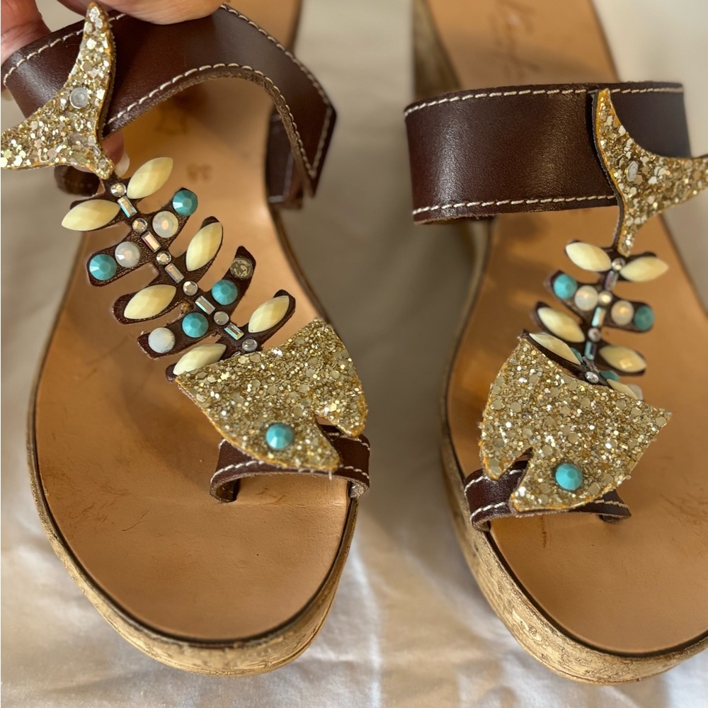 One of a Kind!! Canfora Capri Italian Leather Sandals with Embellished Fish